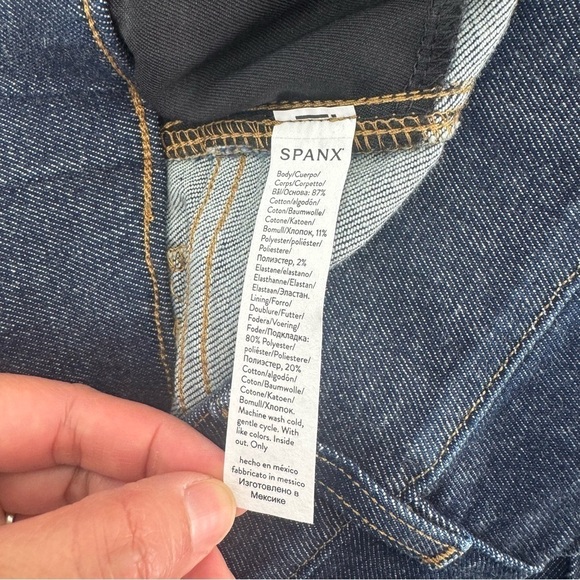 SPANX Pintuck Flare Jeans Raw Indigo High Rise Women’s Size Small $158 MSRP NWT - Picture 7 of 15